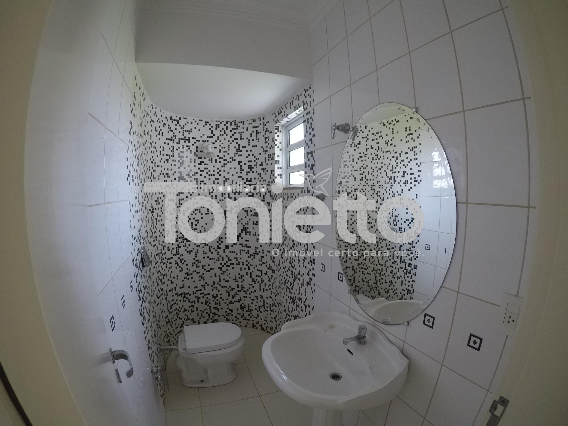 CASA - CENTRO SUL - DOIS VIZINHOS - PR