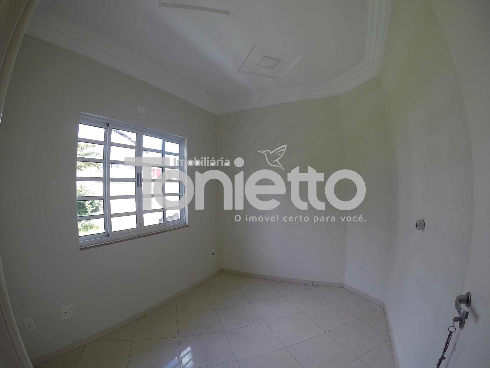 CASA - CENTRO SUL - DOIS VIZINHOS - PR