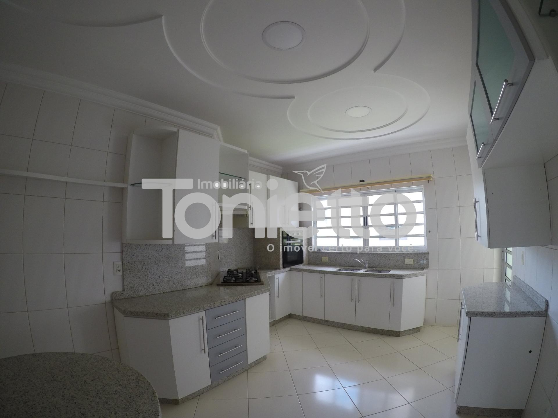 CASA - CENTRO SUL - DOIS VIZINHOS - PR