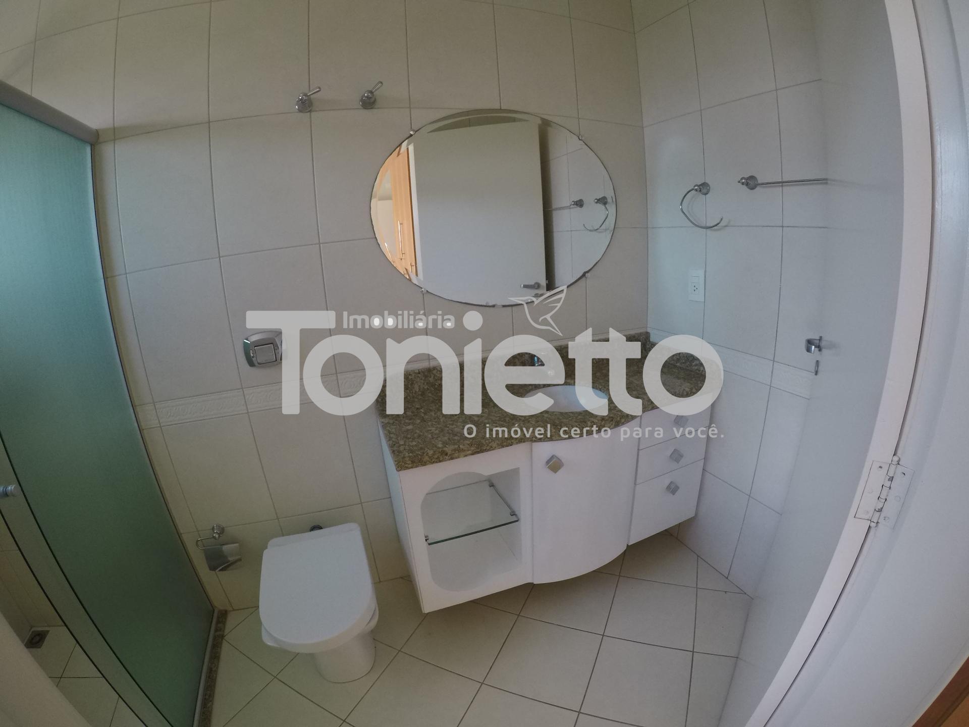 CASA - CENTRO SUL - DOIS VIZINHOS - PR