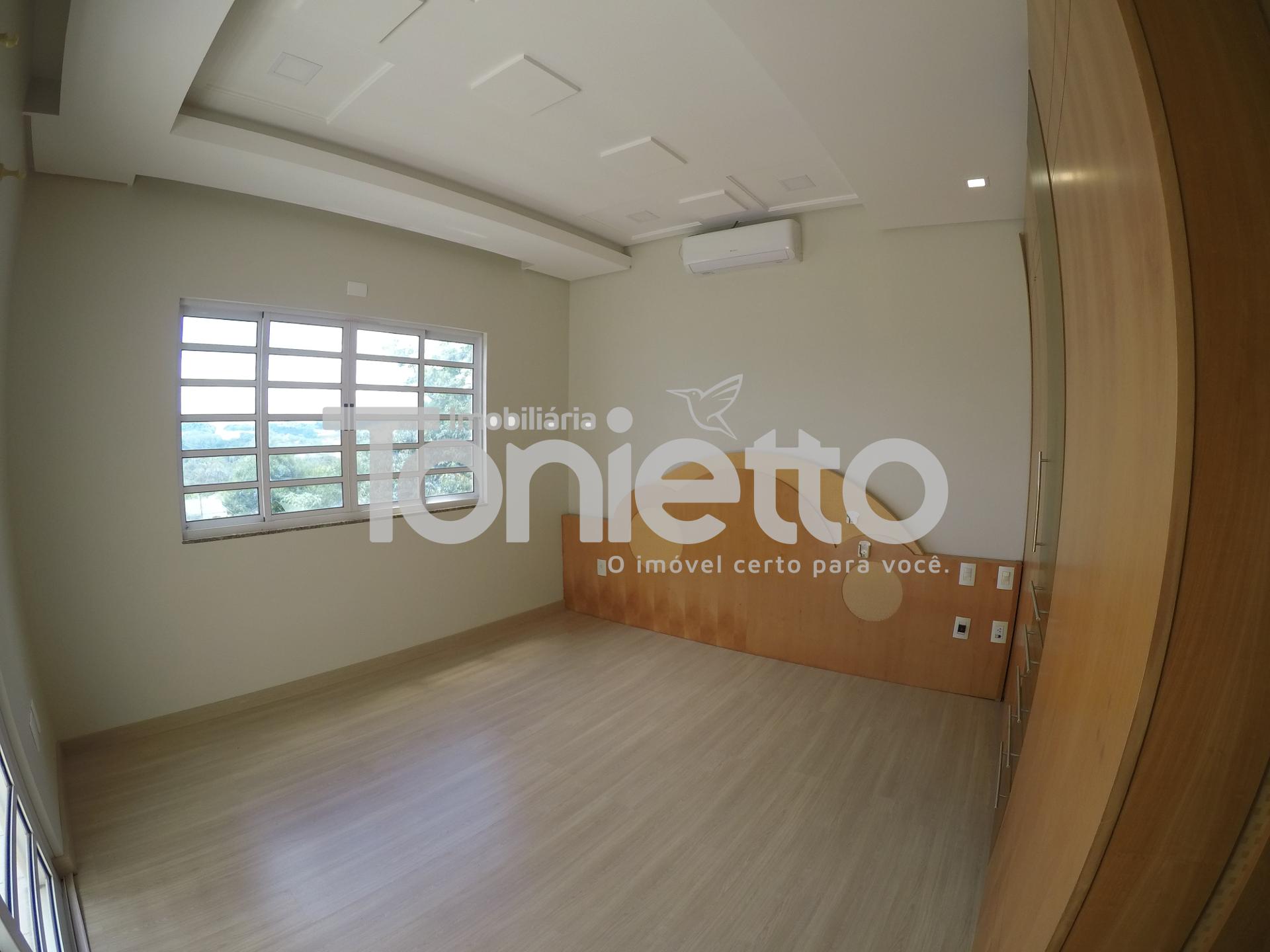 CASA - CENTRO SUL - DOIS VIZINHOS - PR