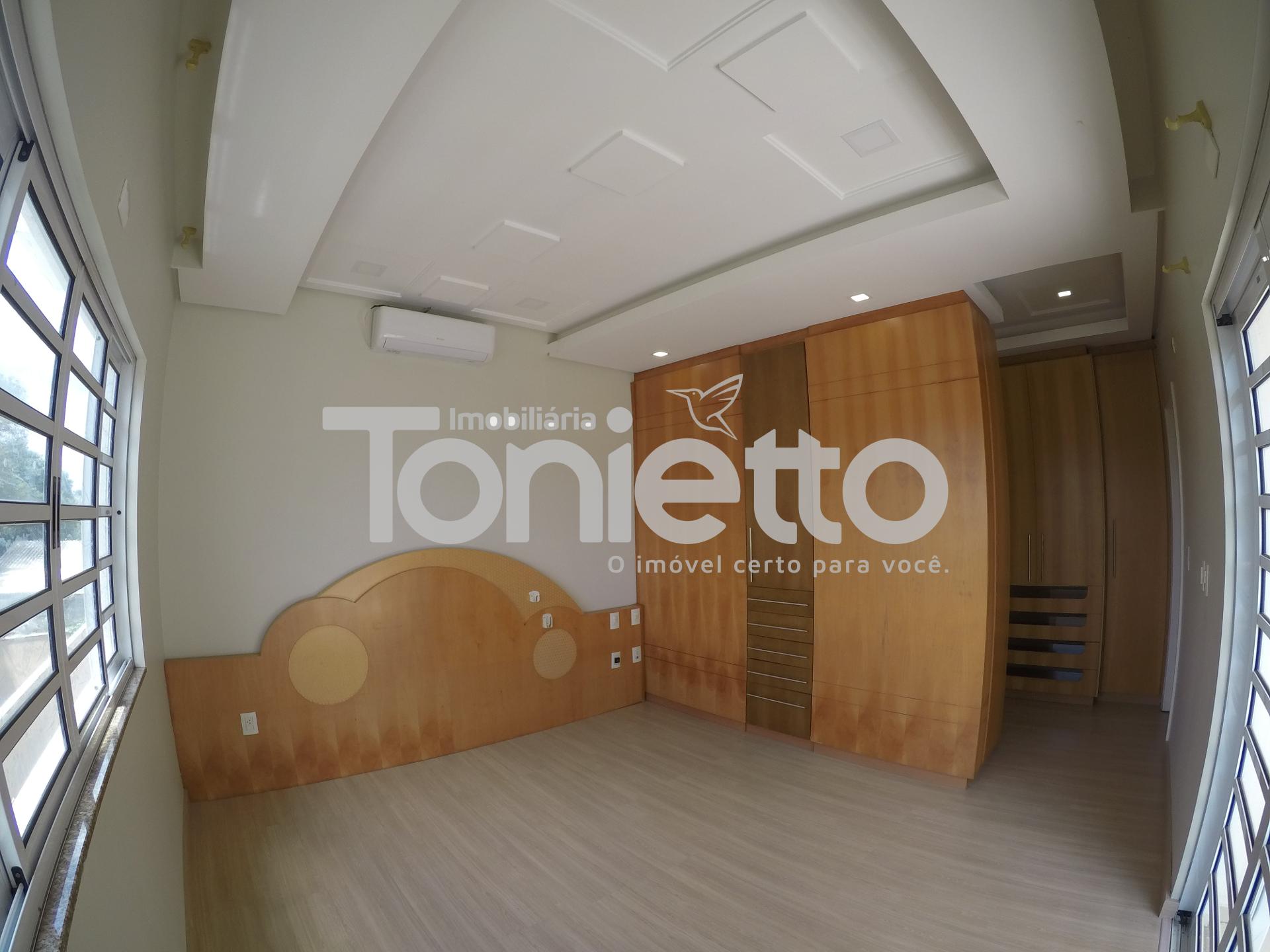 CASA - CENTRO SUL - DOIS VIZINHOS - PR