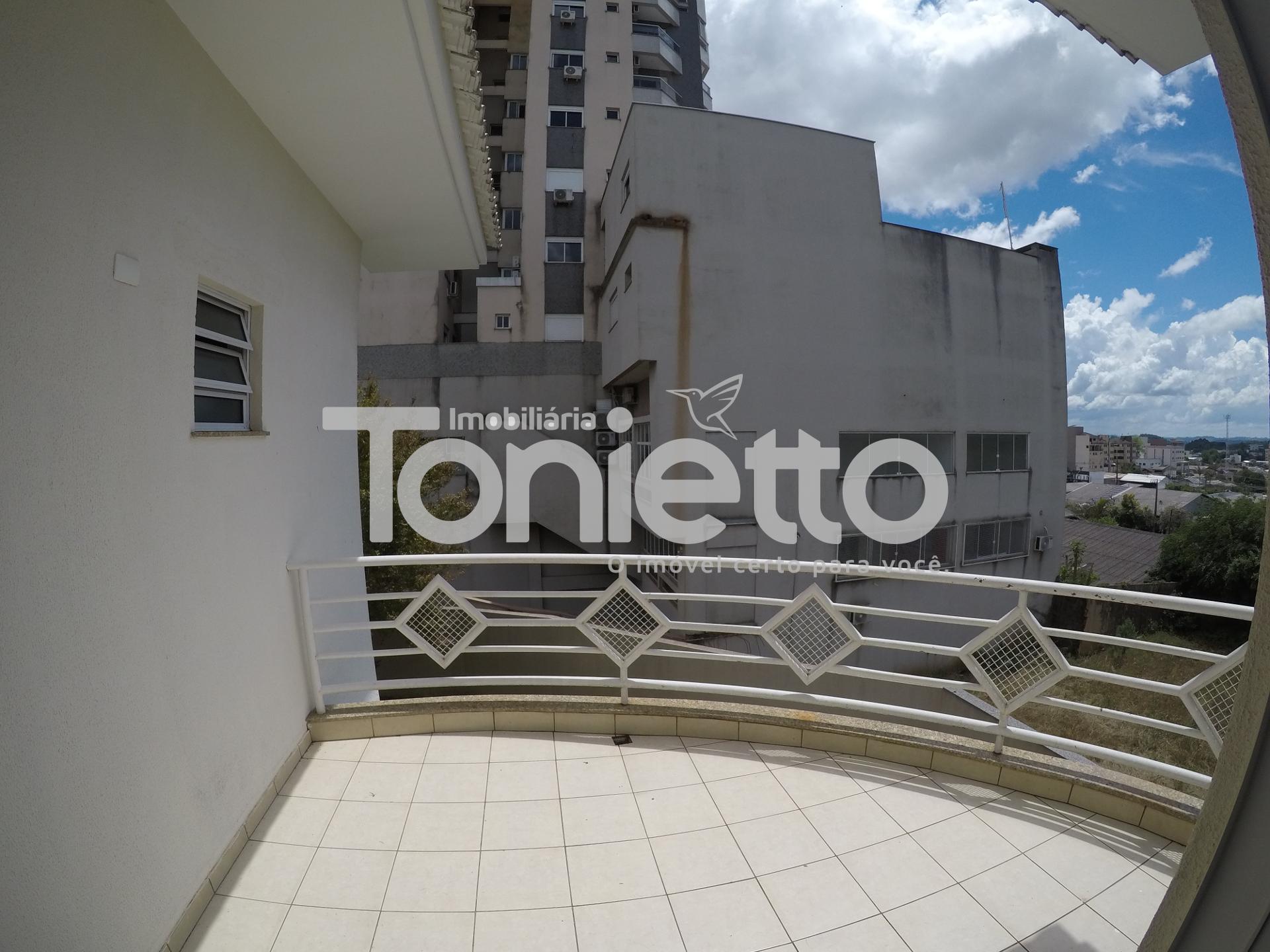 CASA - CENTRO SUL - DOIS VIZINHOS - PR