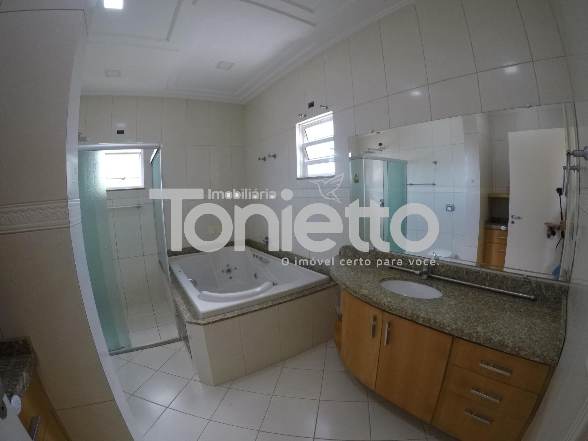 CASA - CENTRO SUL - DOIS VIZINHOS - PR