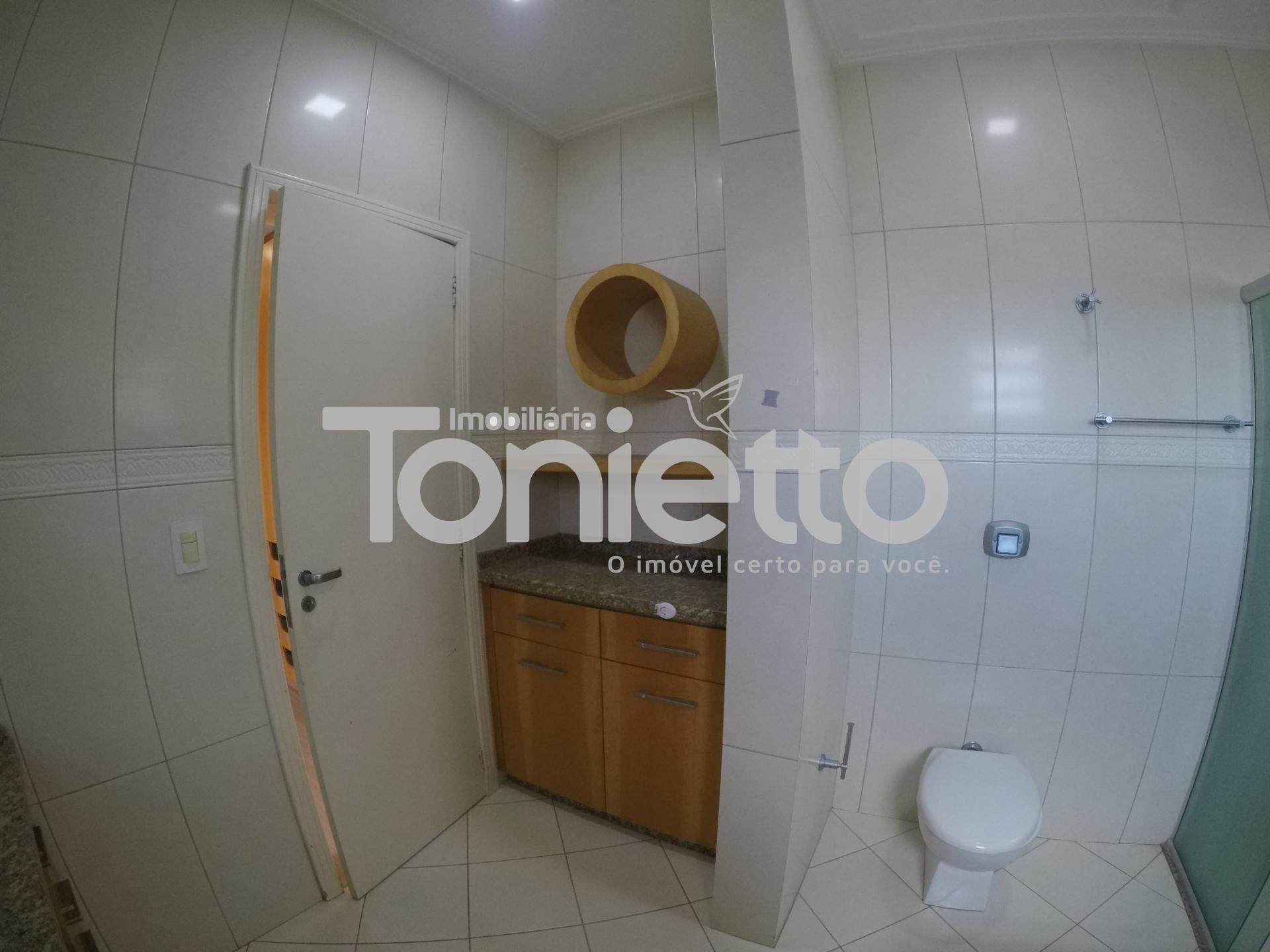 CASA - CENTRO SUL - DOIS VIZINHOS - PR