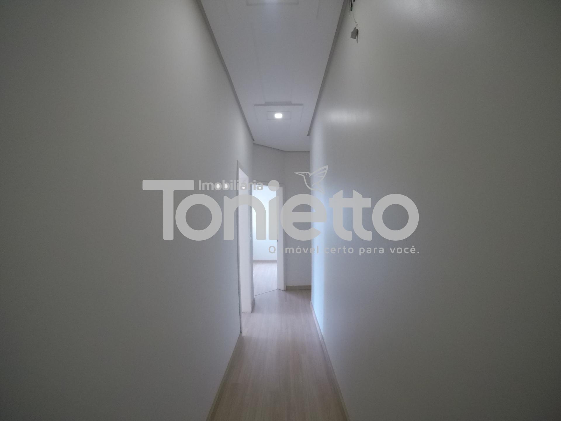 CASA - CENTRO SUL - DOIS VIZINHOS - PR