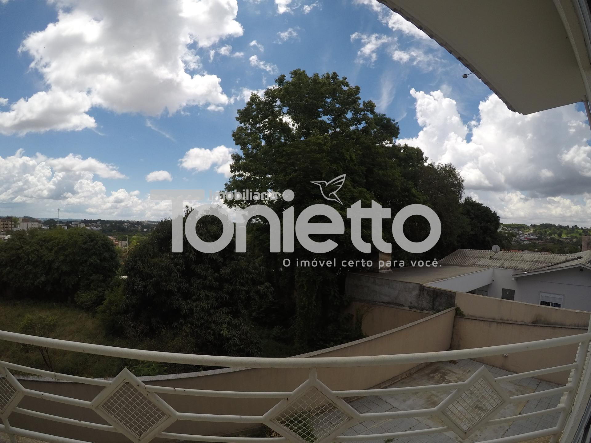 CASA - CENTRO SUL - DOIS VIZINHOS - PR