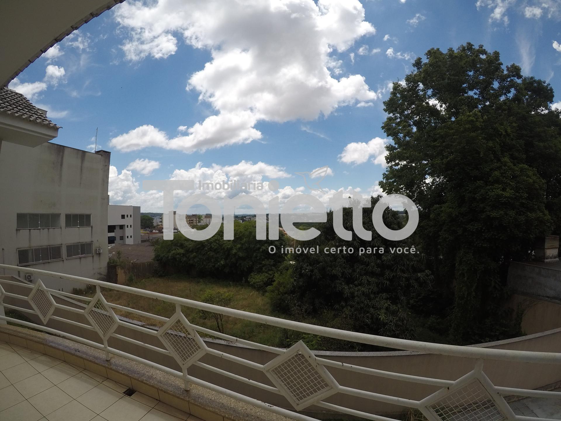 CASA - CENTRO SUL - DOIS VIZINHOS - PR