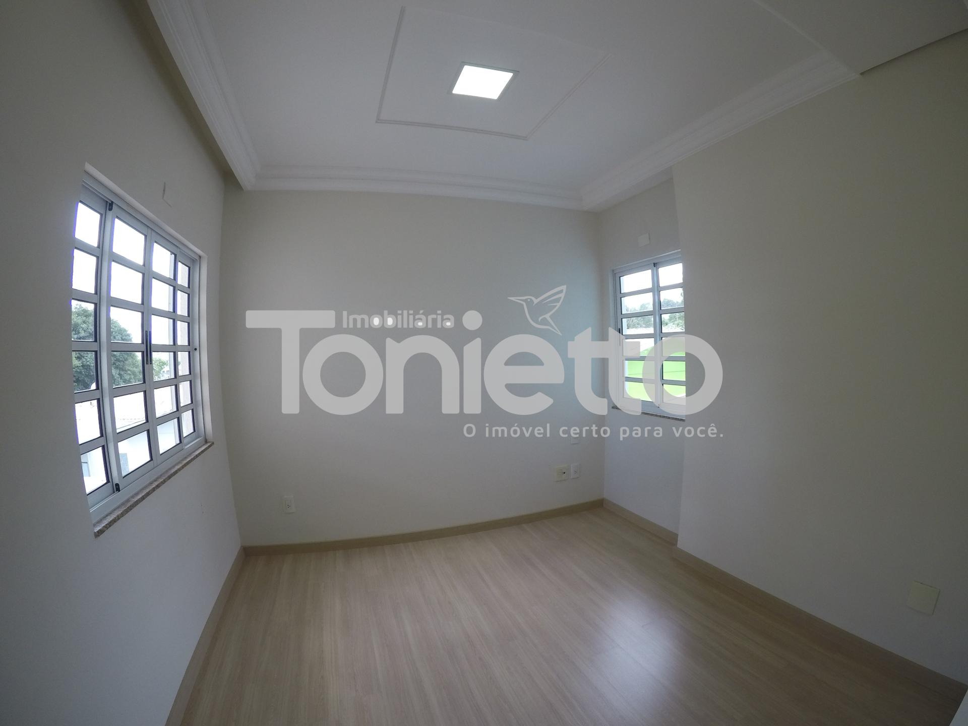 CASA - CENTRO SUL - DOIS VIZINHOS - PR