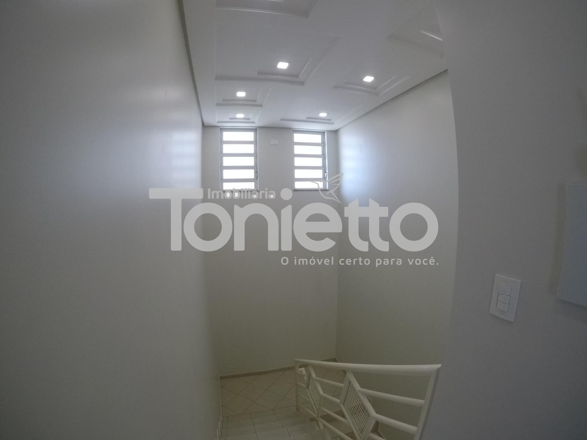 CASA - CENTRO SUL - DOIS VIZINHOS - PR