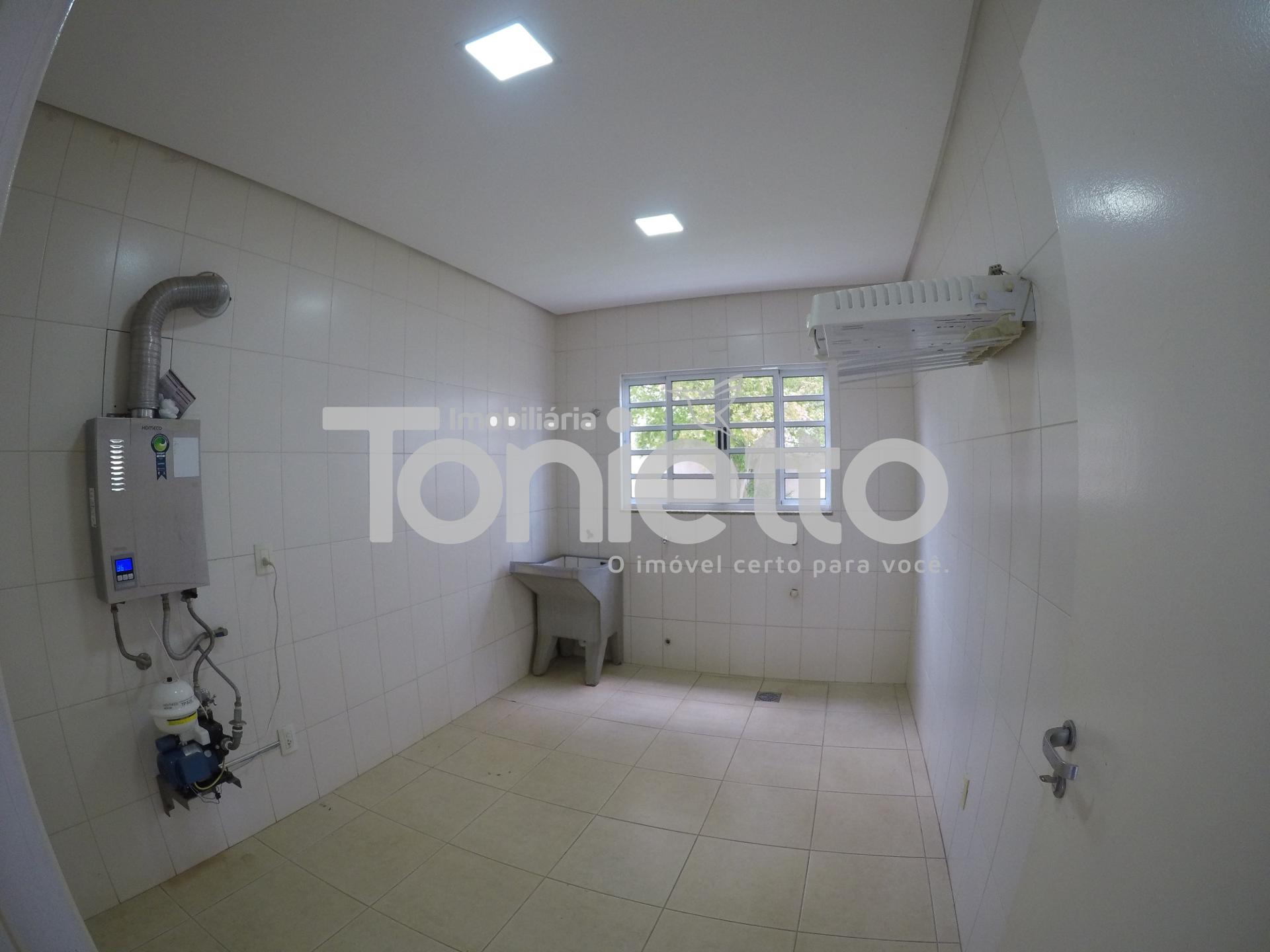 CASA - CENTRO SUL - DOIS VIZINHOS - PR