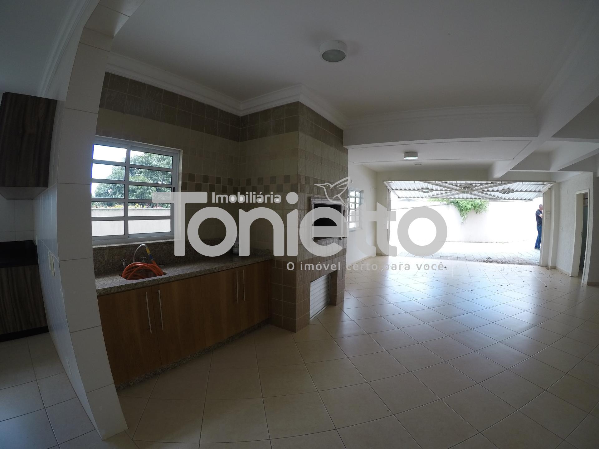 CASA - CENTRO SUL - DOIS VIZINHOS - PR