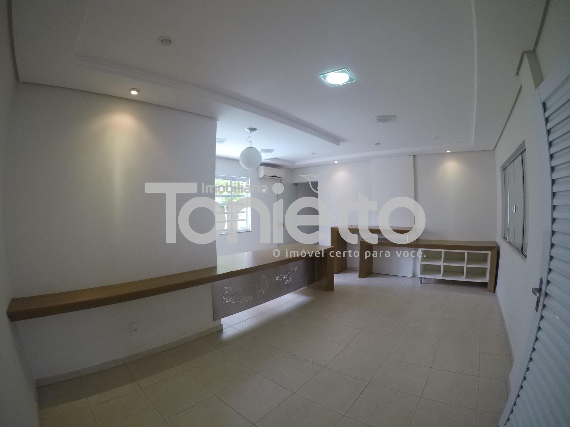 CASA - CENTRO SUL - DOIS VIZINHOS - PR