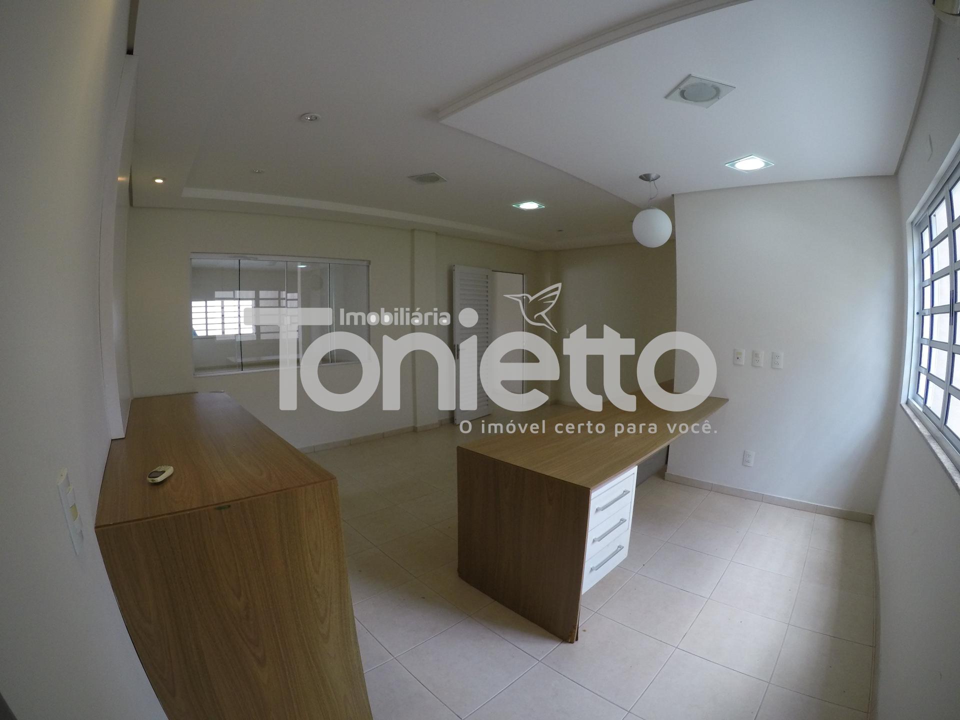 CASA - CENTRO SUL - DOIS VIZINHOS - PR