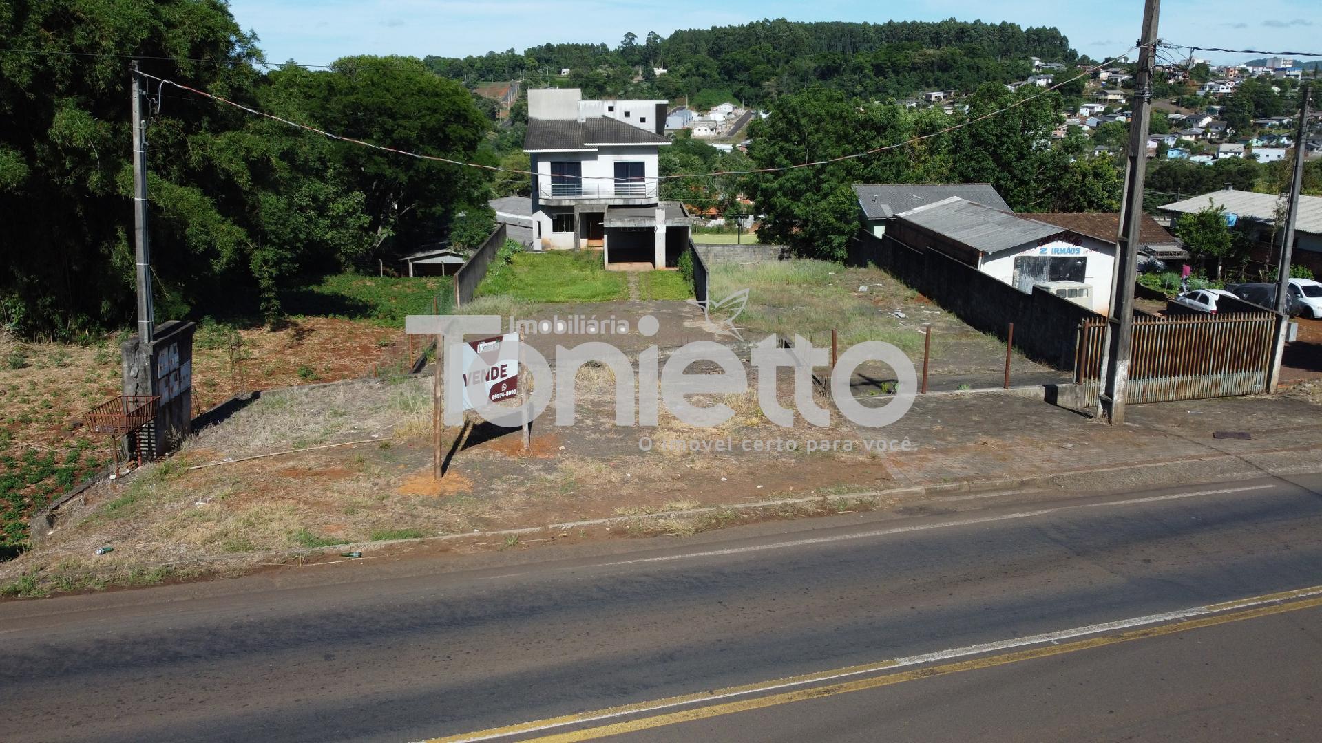 SOBRADO TRIPLEX - TROCA POR IMVEIS NO LITORAL - DOIS VIZINHOS - PR