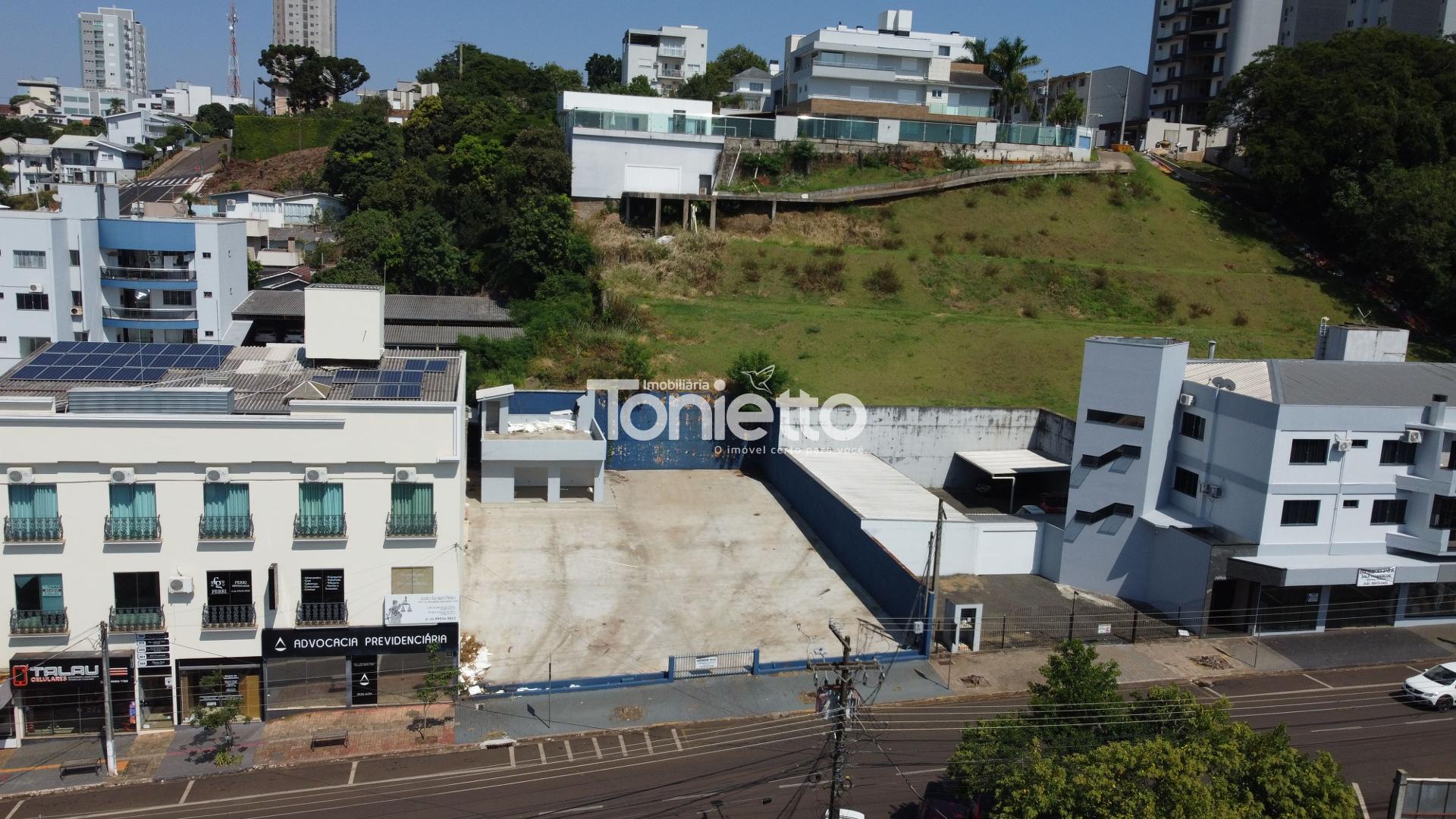 LOTE COMERCIAL - CENTRO - DOIS VIZINHOS - PR