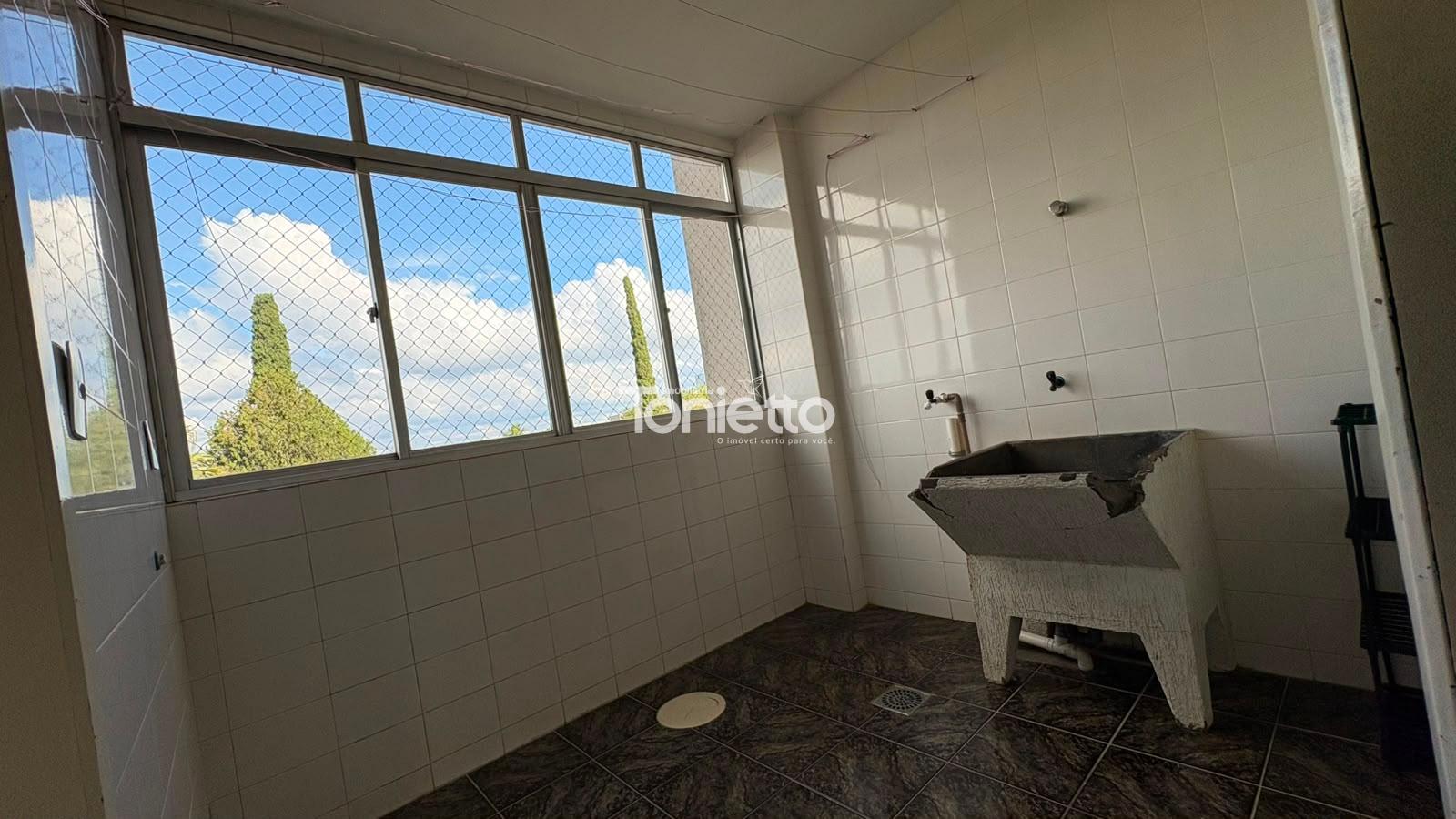 APARTAMENTO SEMI MOBILIADO
