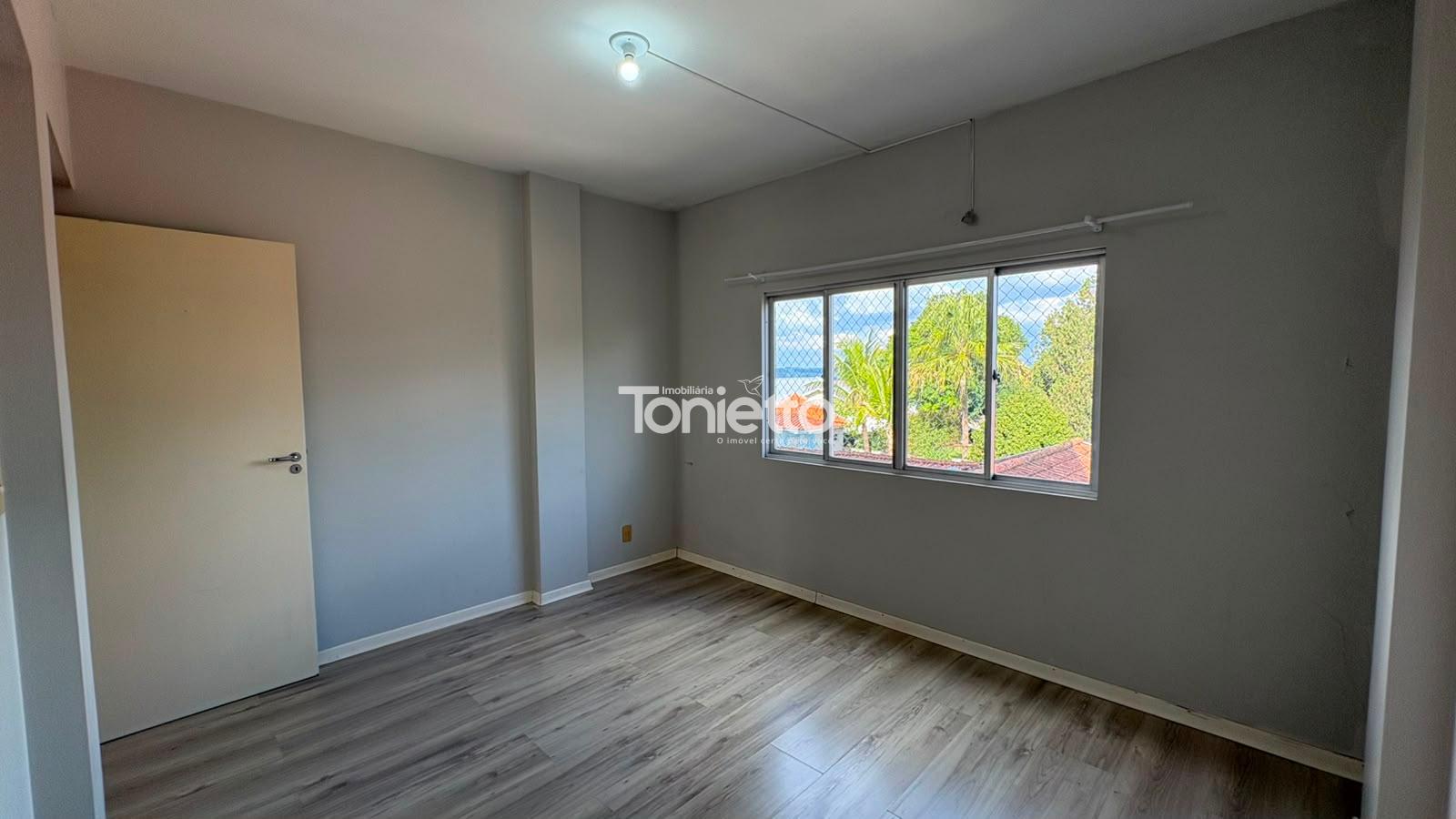 APARTAMENTO SEMI MOBILIADO