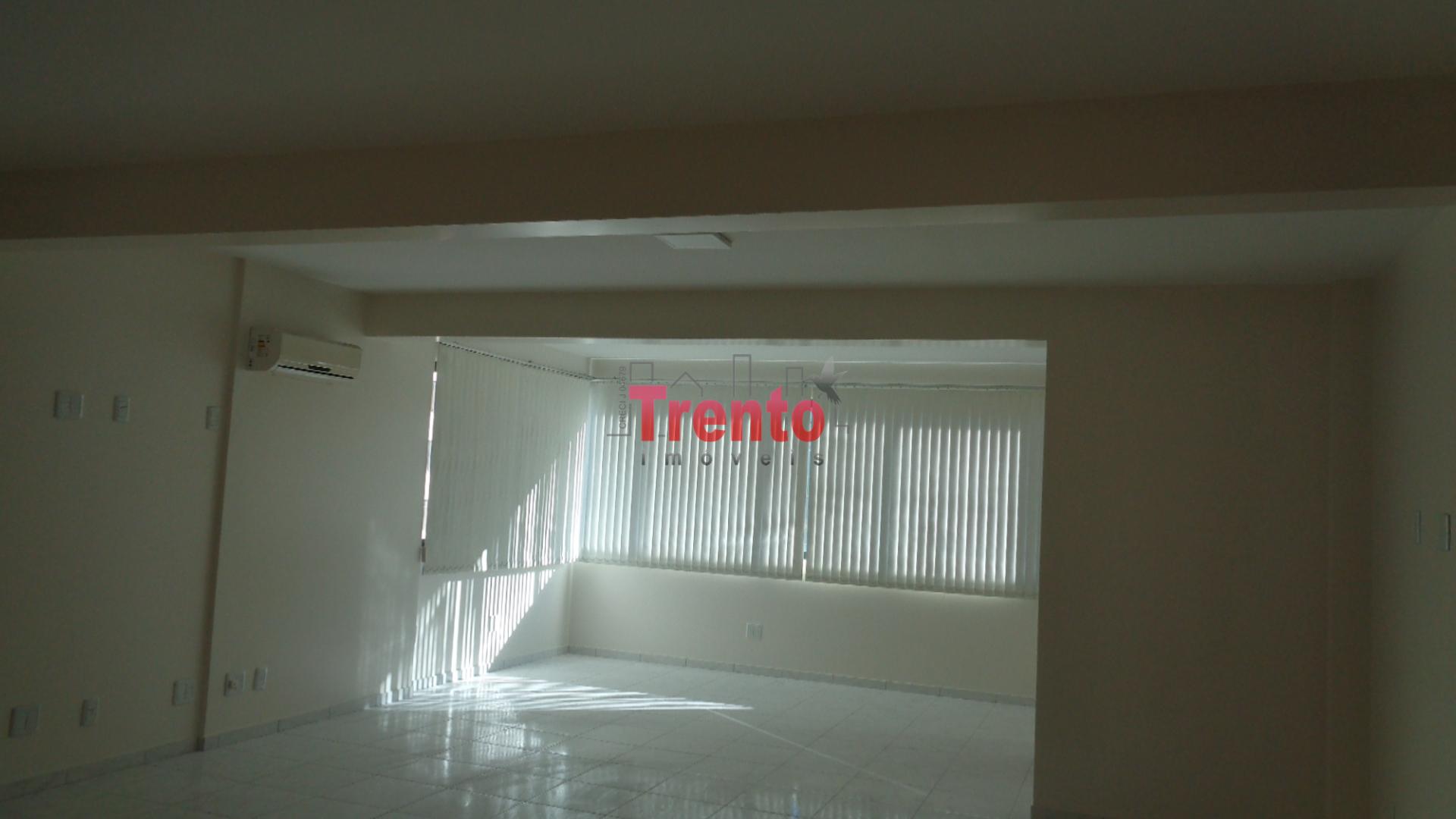 SALA COMERCIAL N.º 203, DO CENTRO EMPRESARIAL MONTECARLO