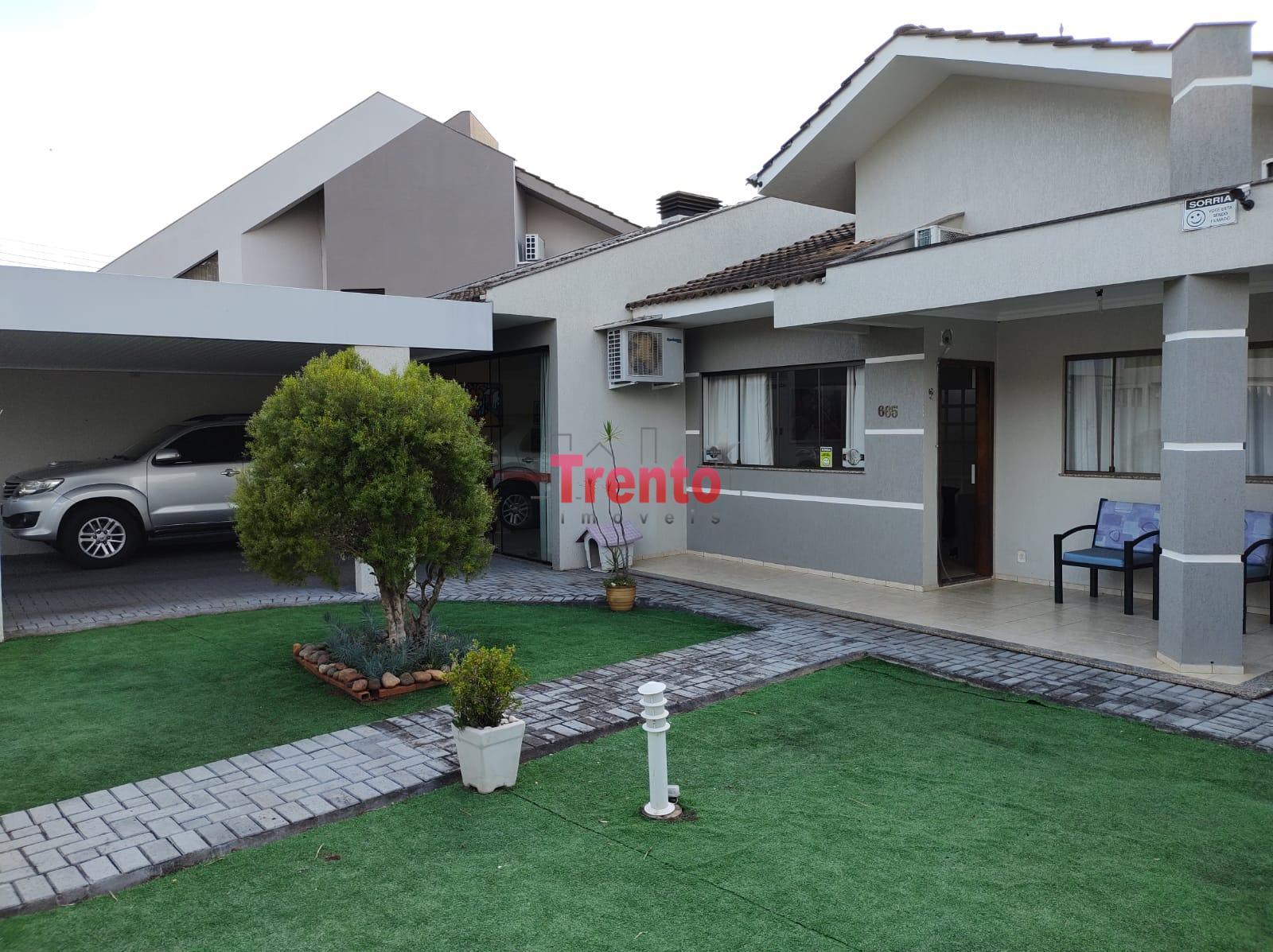CASA TÉRREA À VENDA NO BAIRRO PINHEIRIOS - PATO BRANCO PR.