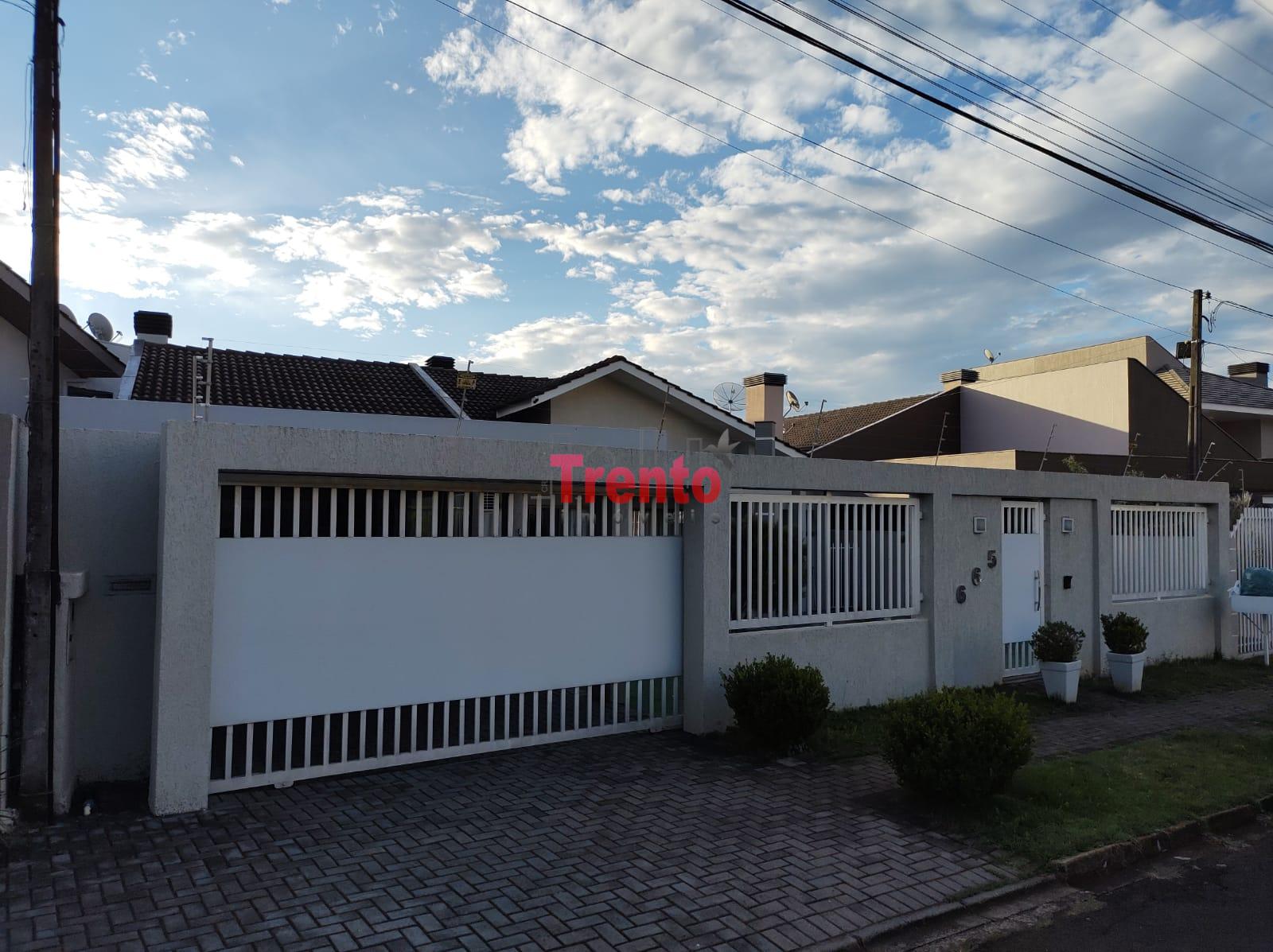CASA TÉRREA À VENDA NO BAIRRO PINHEIRIOS - PATO BRANCO PR.