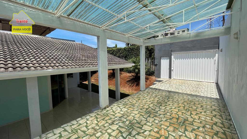 CASA À VENDA NO BAIRRO PARQUE DO SOM, PATO BRANCO - PR.