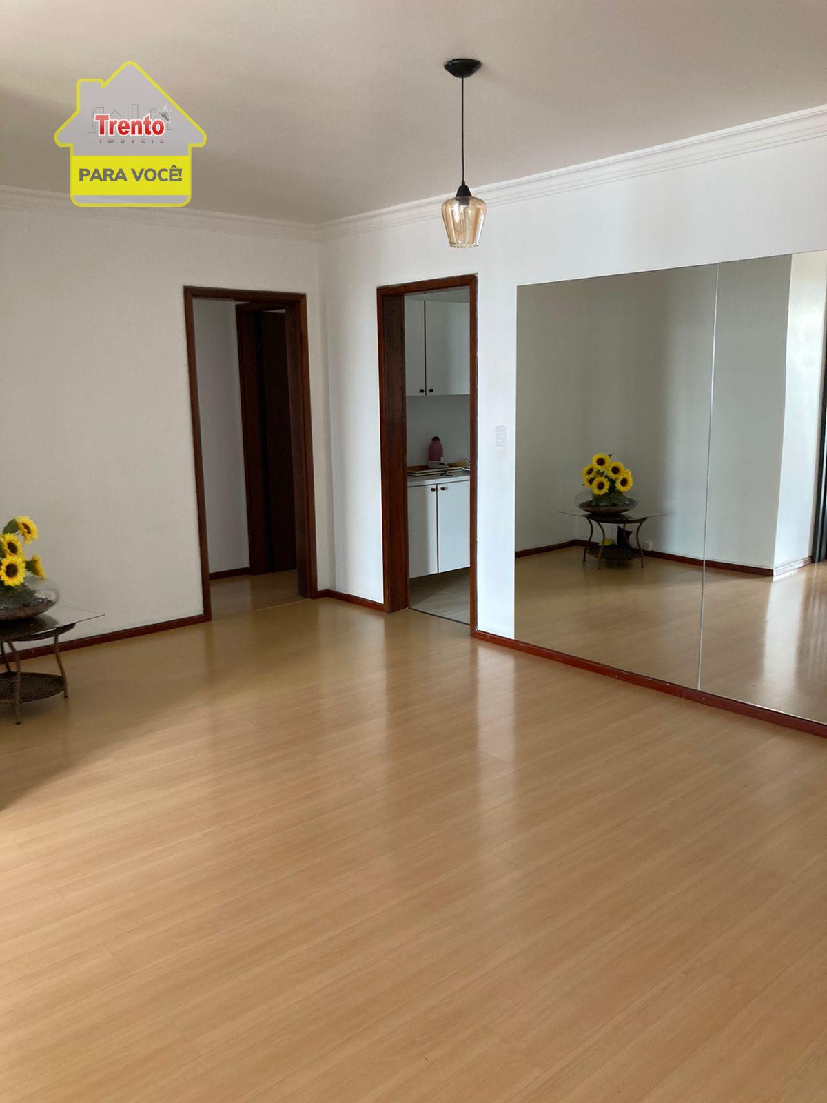 APARTAMENTO AMPLO NO EDIFICIO COLONIAL, BAIRRO LA SALLE - PATO...