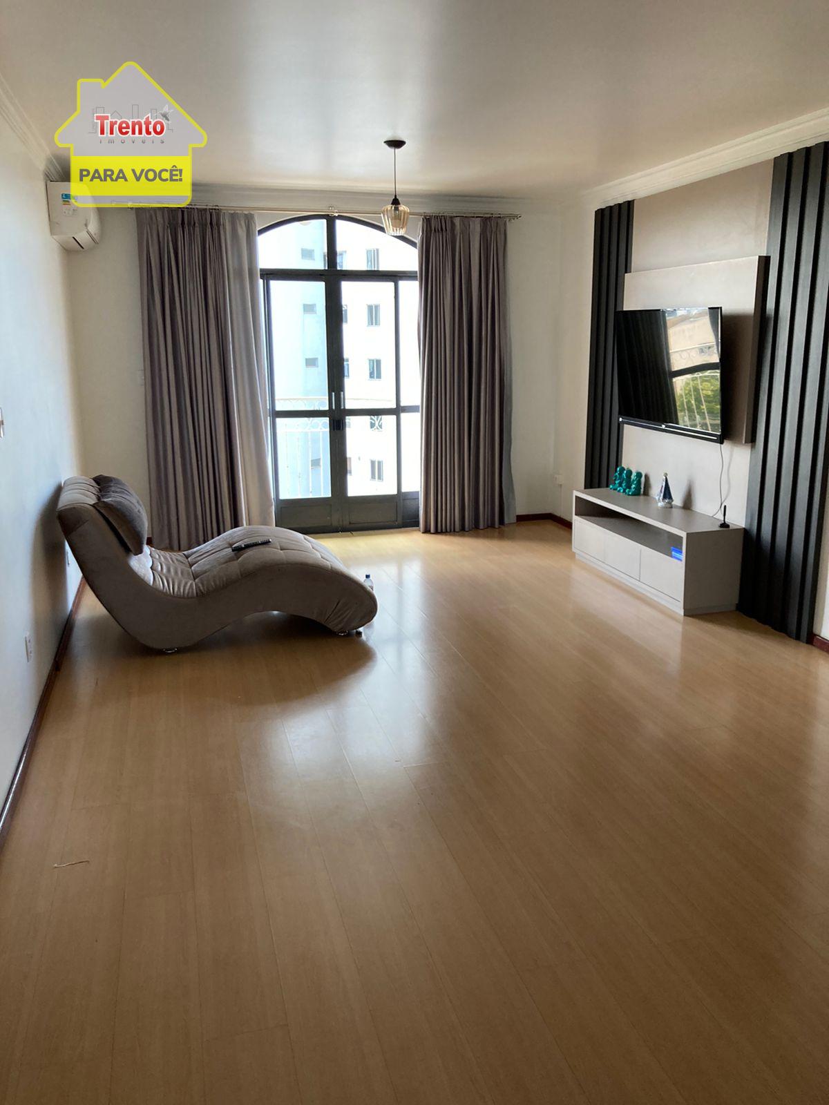 APARTAMENTO AMPLO NO EDIFICIO COLONIAL, BAIRRO LA SALLE - PATO...