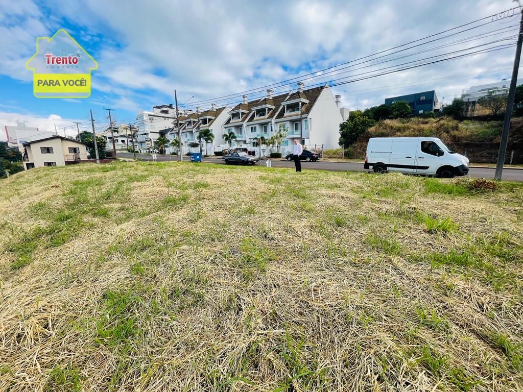 TERRENO NO BAIRRO AMADORI
