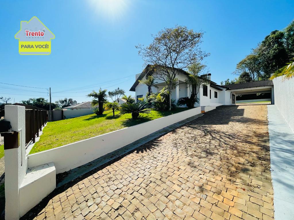 TRENTO IMÓVEIS VENDE EXCELENTE CASA SEMIMOBILIADA  NO BAIRRO S...