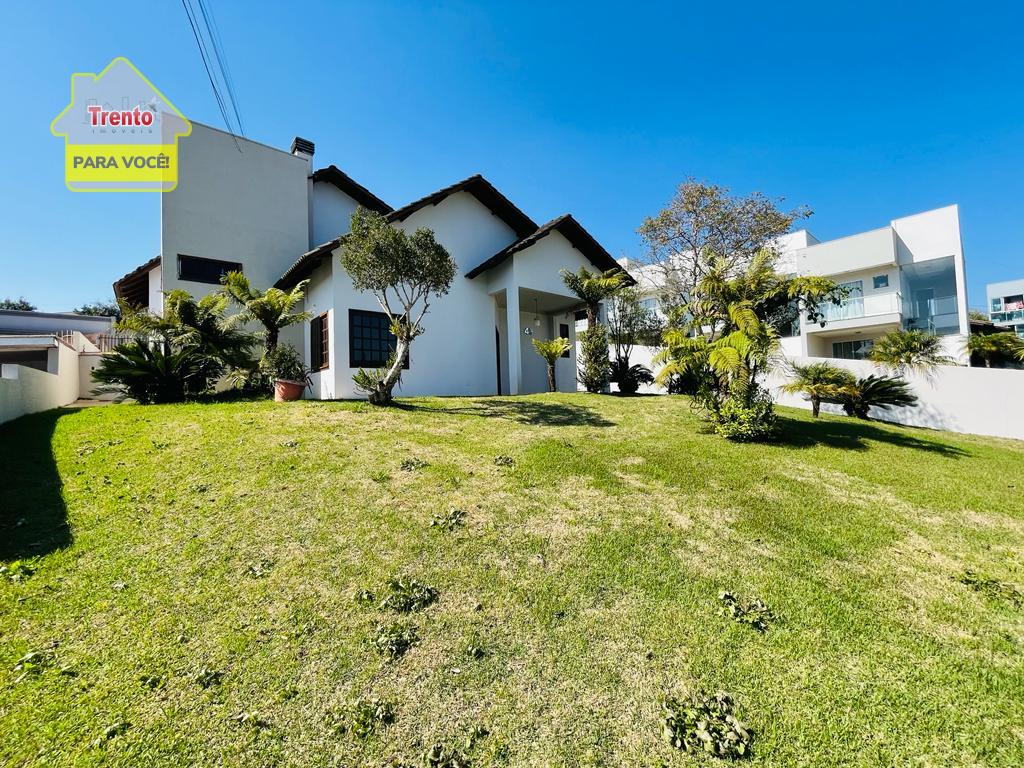TRENTO IMÓVEIS VENDE EXCELENTE CASA SEMIMOBILIADA  NO BAIRRO S...