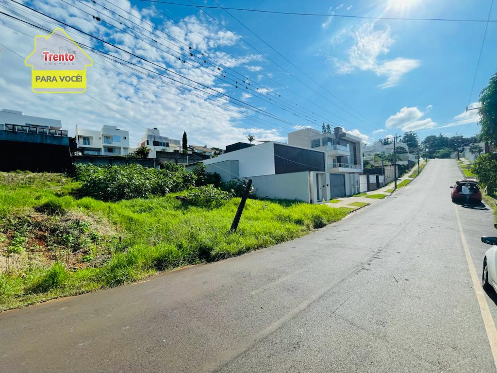 TERRENO À VENDA LOCALIZADO NO BAIRRO PINHEIROS, PATO BRANCO - PR