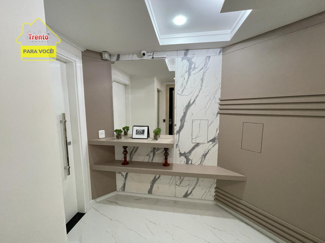 APARTAMENTO SEMIMOBILIADO DE ALTO PADRÃO À VENDA NO RESIDENCIA...
