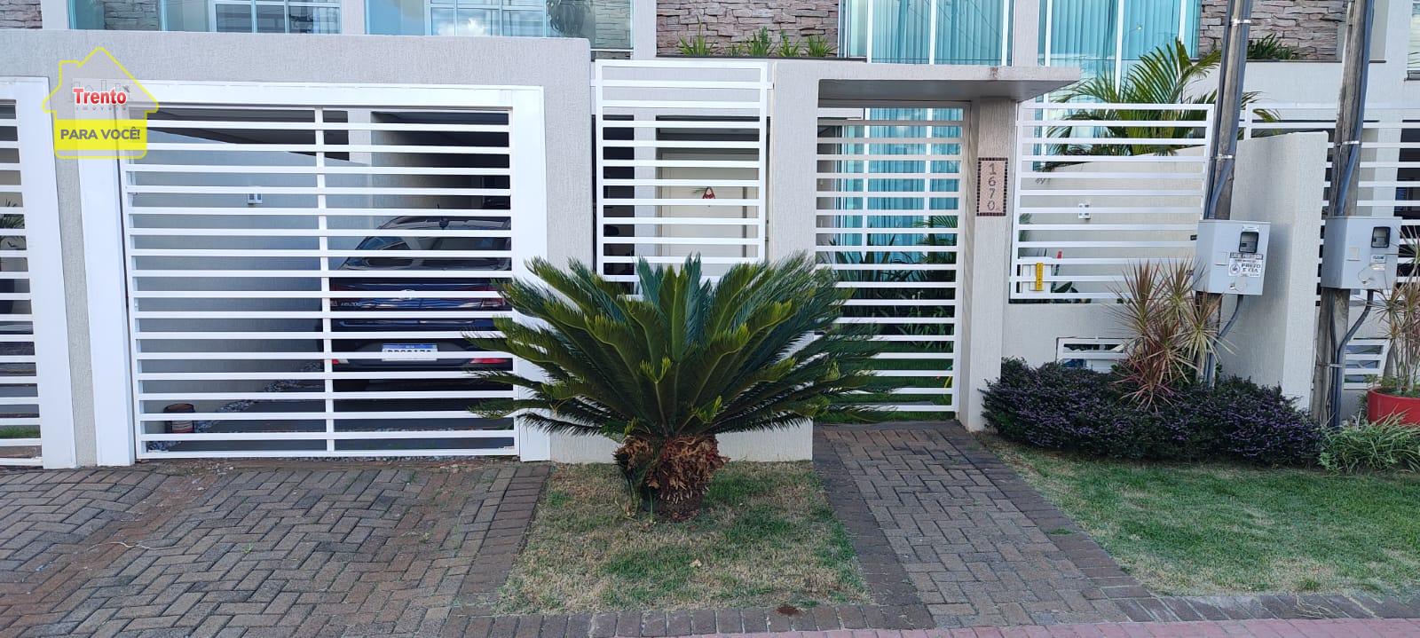 BELISSIMO SOBRADO À VENDA, COM EXCELENTE PADRÃO DE ACABAMENTO ...