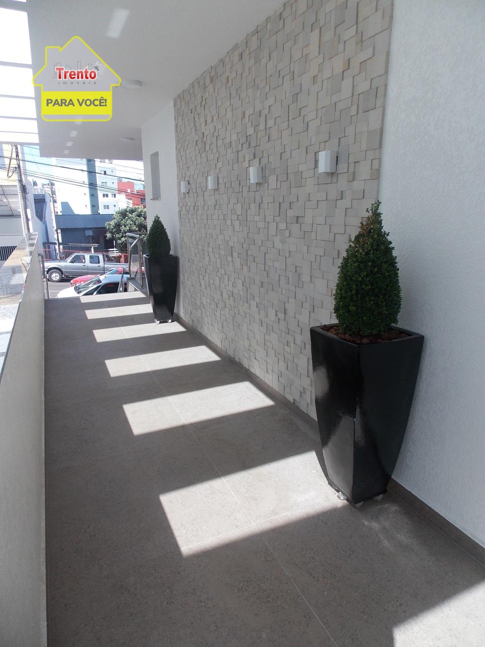 APARTAMENTO SEMIMOBILIADO NO EDIFÍCIO MONTE MORIAH NO CENTRO D...