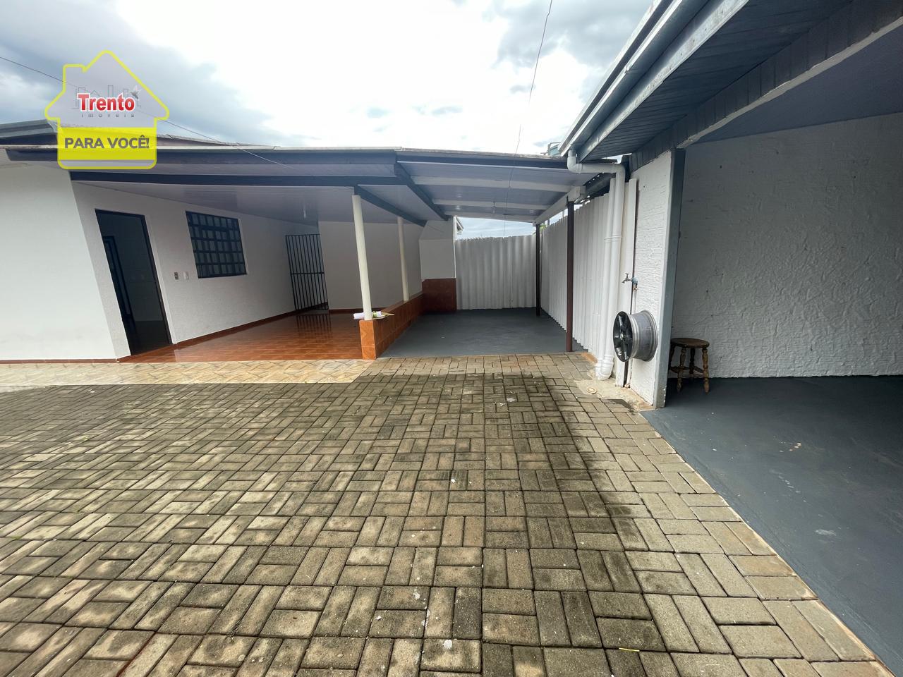 CASA EM ALVENARIA PARA LOCAO TRAVESSA PIRAQUARA N 113, NO BAIRRO MENINO DEUS.