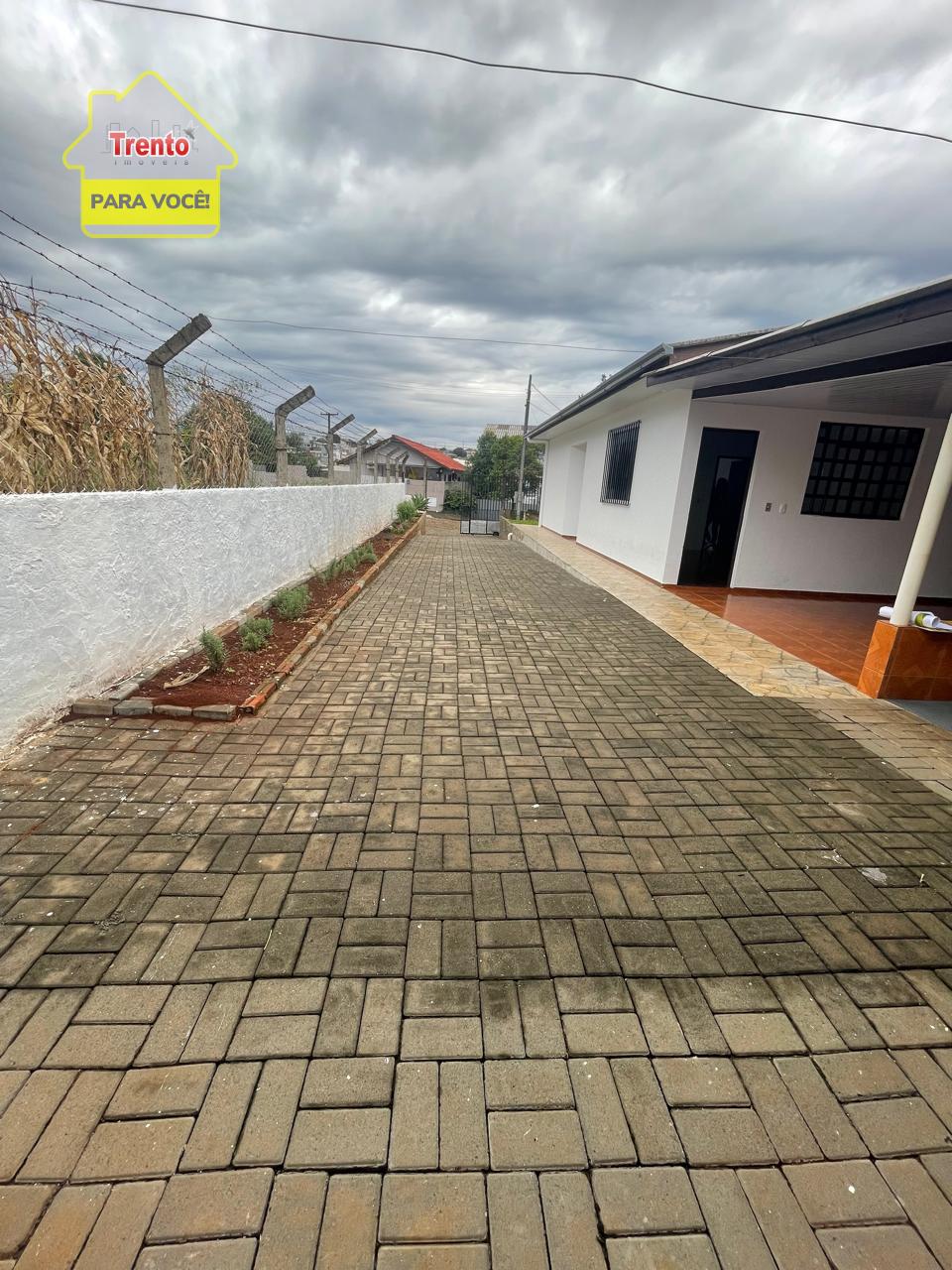 CASA EM ALVENARIA PARA LOCAO TRAVESSA PIRAQUARA N 113, NO BAIRRO MENINO DEUS.
