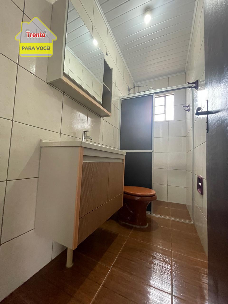 CASA EM ALVENARIA PARA LOCAO TRAVESSA PIRAQUARA N 113, NO BAIRRO MENINO DEUS.
