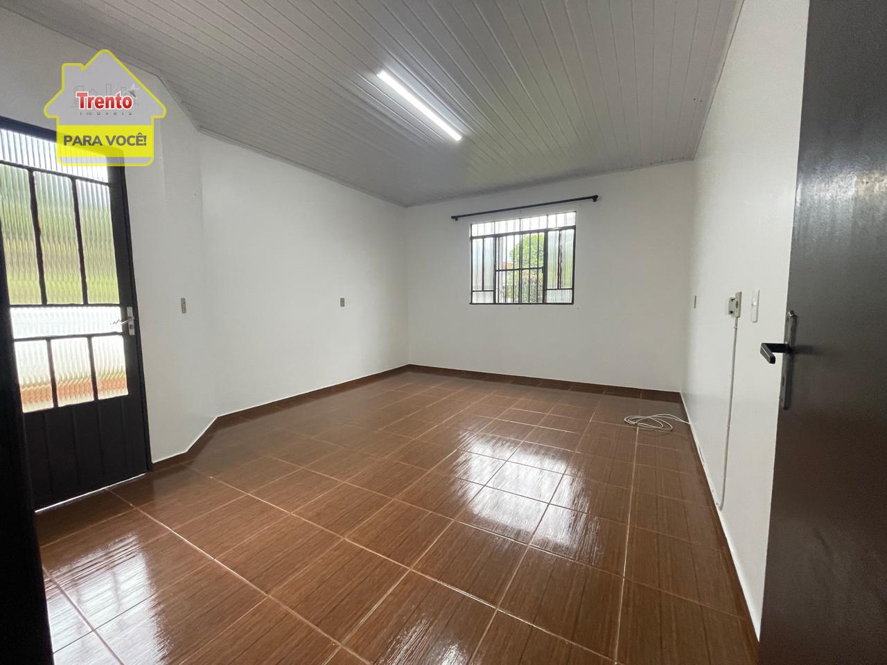 CASA EM ALVENARIA PARA LOCAO TRAVESSA PIRAQUARA N 113, NO BAIRRO MENINO DEUS.