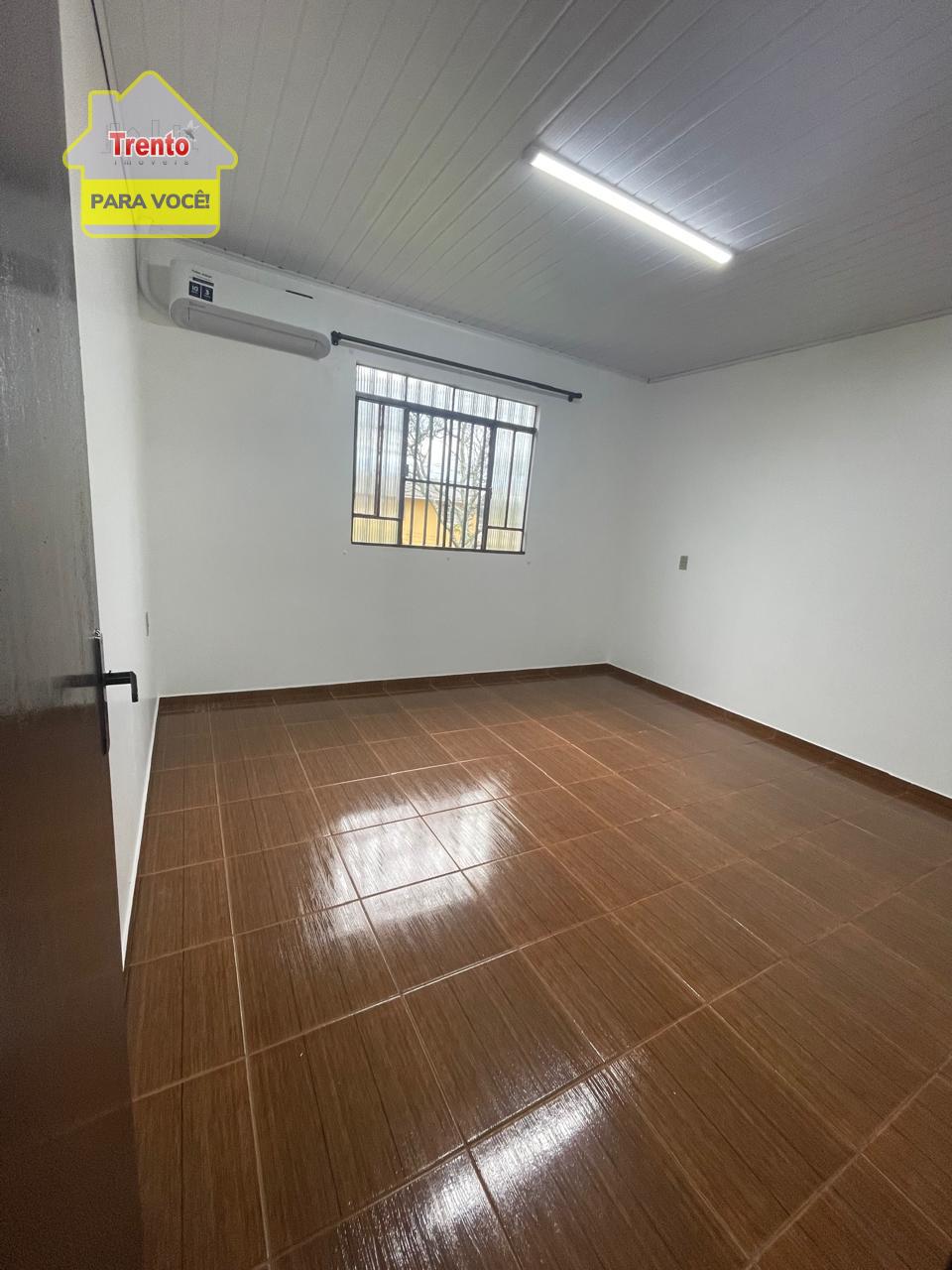 CASA EM ALVENARIA PARA LOCAO TRAVESSA PIRAQUARA N 113, NO BAIRRO MENINO DEUS.
