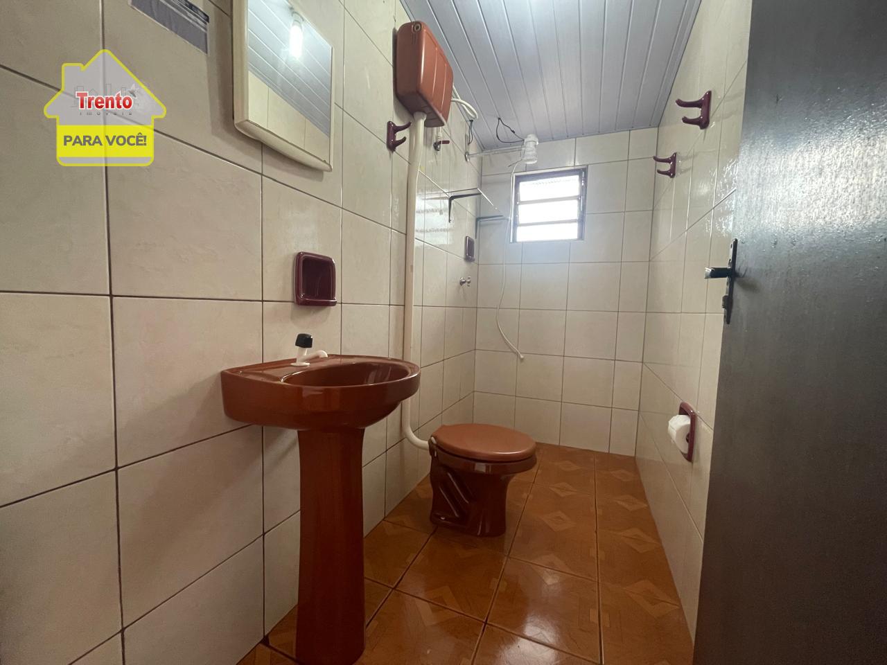 CASA EM ALVENARIA PARA LOCAO TRAVESSA PIRAQUARA N 113, NO BAIRRO MENINO DEUS.