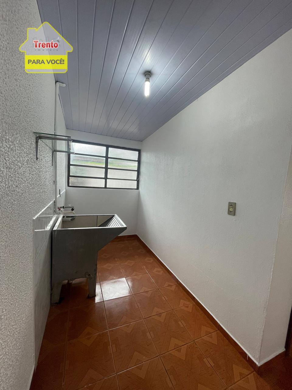 CASA EM ALVENARIA PARA LOCAO TRAVESSA PIRAQUARA N 113, NO BAIRRO MENINO DEUS.