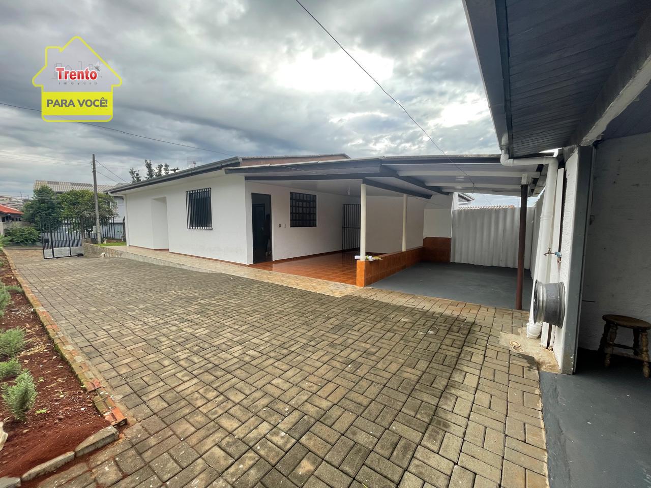 CASA EM ALVENARIA PARA LOCAO TRAVESSA PIRAQUARA N 113, NO BAIRRO MENINO DEUS.