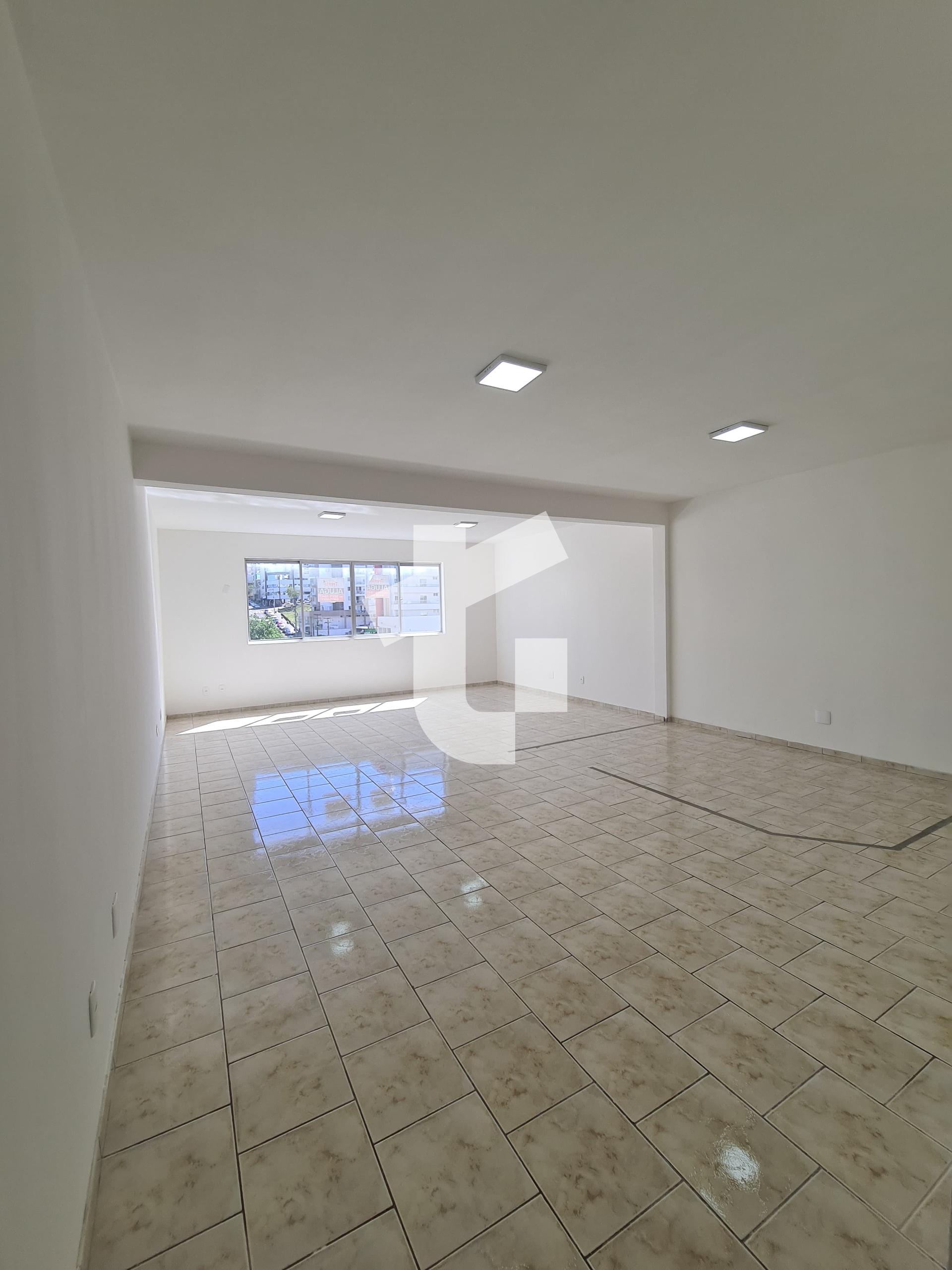 SALA COMERCIAL EDIFÍCIO VIANNA - ÓTIMA LOCALIZAÇÃO RUA CARAMUR...
