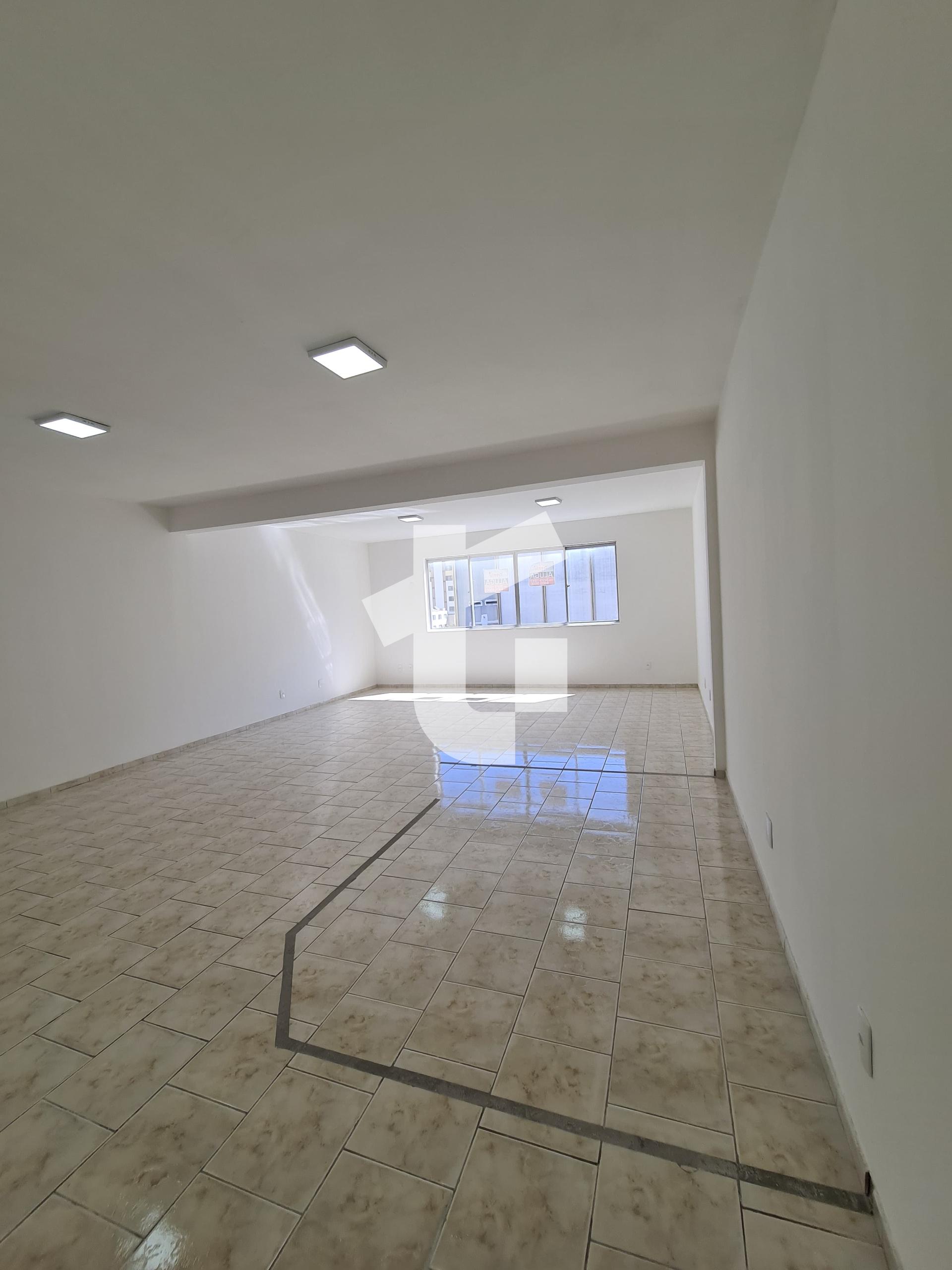 SALA COMERCIAL EDIFÍCIO VIANNA - ÓTIMA LOCALIZAÇÃO RUA CARAMUR...