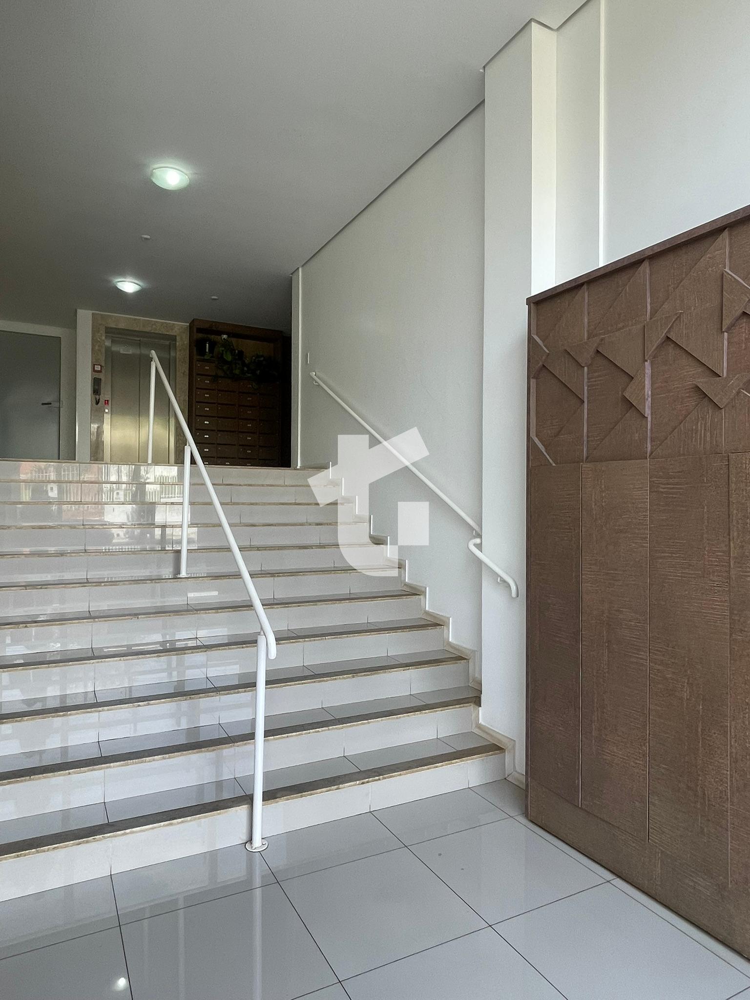APARTAMENTO SEMIMOBILIADO À VENDA RESIDENCIAL ATLANTIS - LA SA...