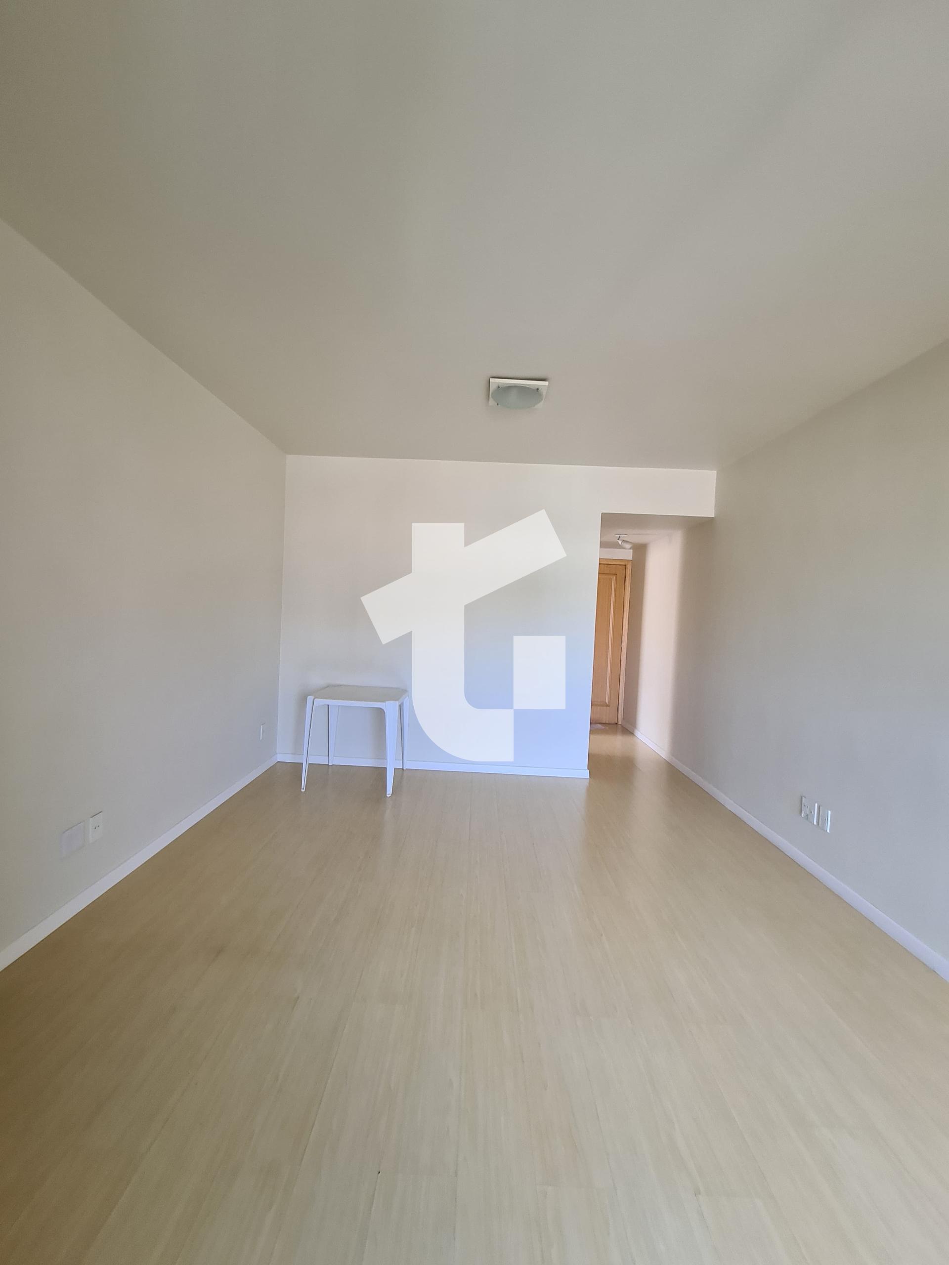 APARTAMENTO SEMIMOBILIADO PARA LOCAO NO ED. SAN MARINO II, PATO BRANCO - PR