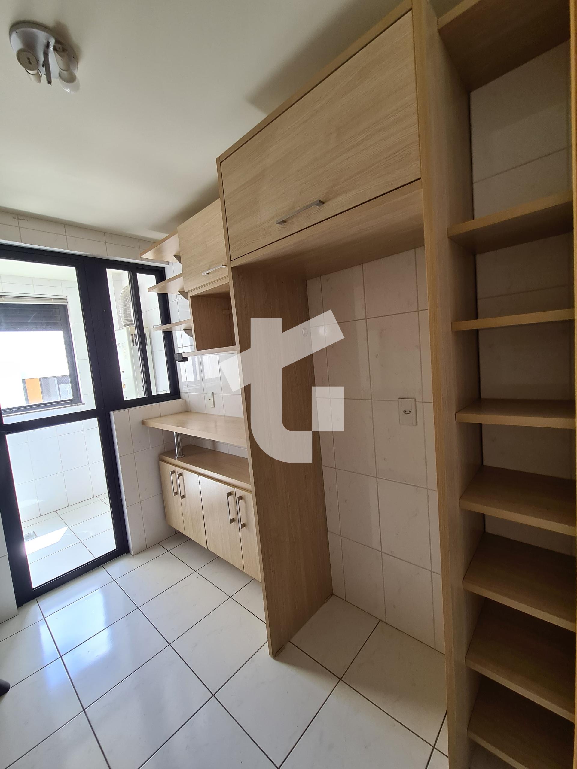 APARTAMENTO SEMIMOBILIADO PARA LOCAO NO ED. SAN MARINO II, PATO BRANCO - PR