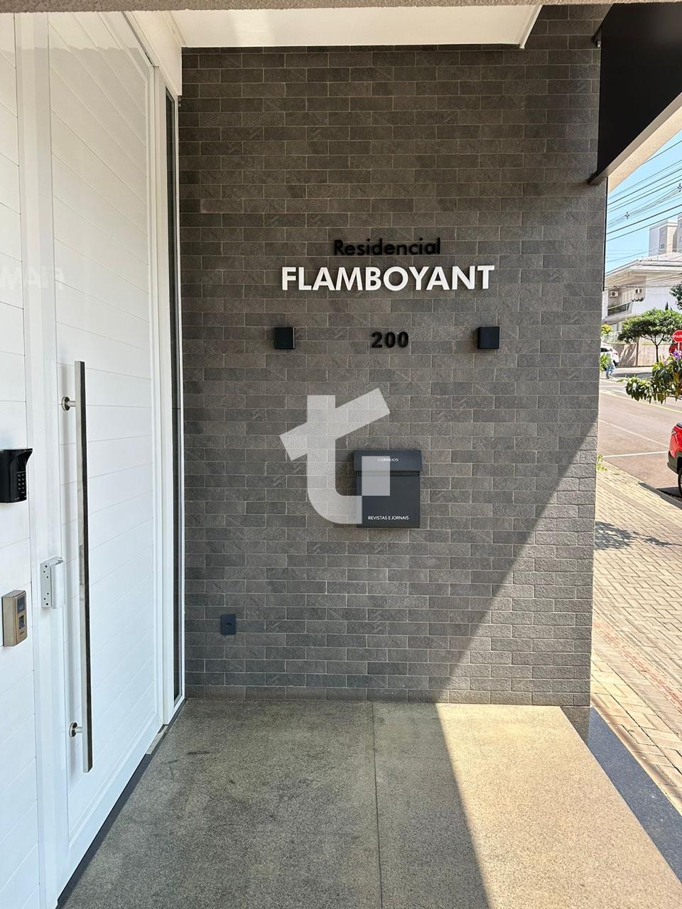 APARTAMENTO SEMIMOBILIADO À VENDA  EDIFÍCIO FLAMBOYANT - CENTR...
