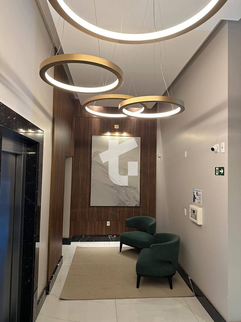 APARTAMENTO SEMIMOBILIADO À VENDA  EDIFÍCIO FLAMBOYANT - CENTR...